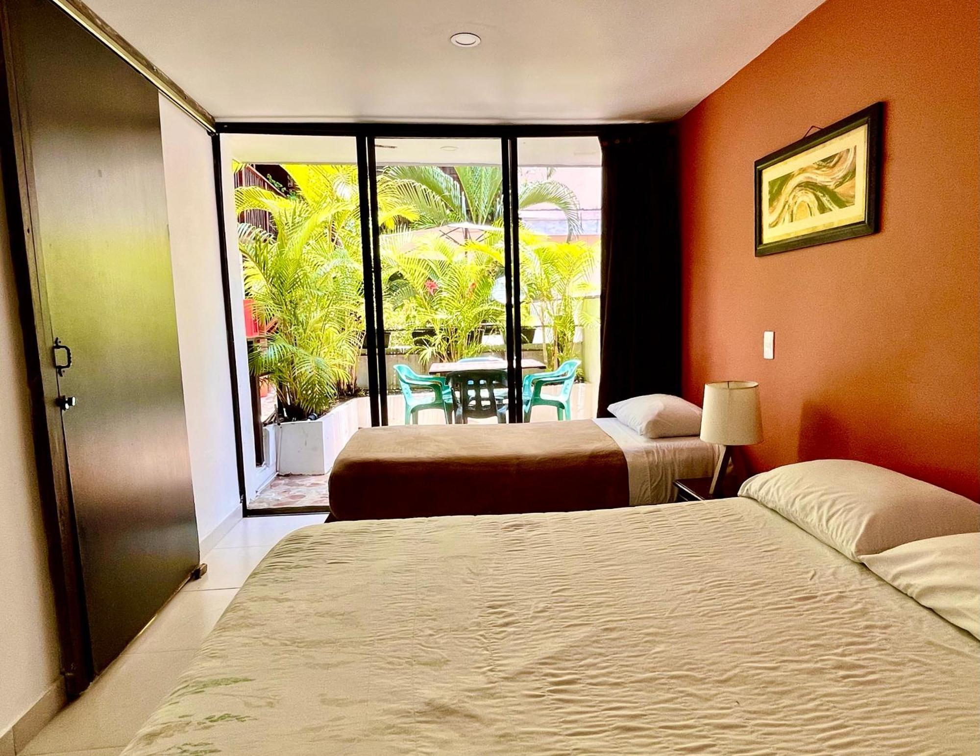 Casa Kiwi Hostel เมเดยิน ภายนอก รูปภาพ