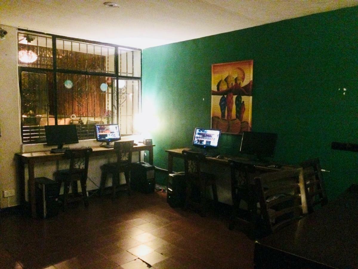 Casa Kiwi Hostel เมเดยิน ภายนอก รูปภาพ