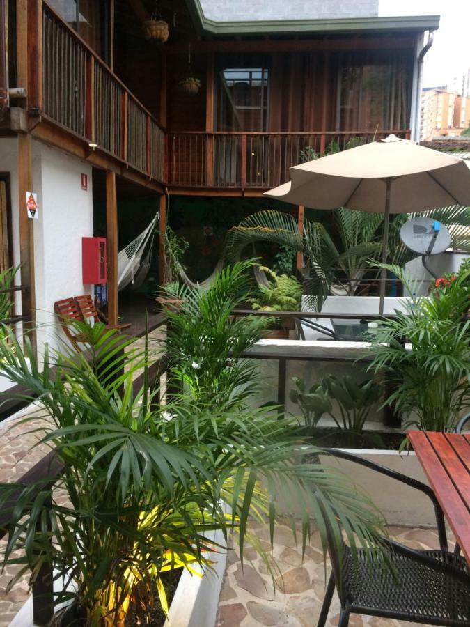Casa Kiwi Hostel เมเดยิน ภายนอก รูปภาพ